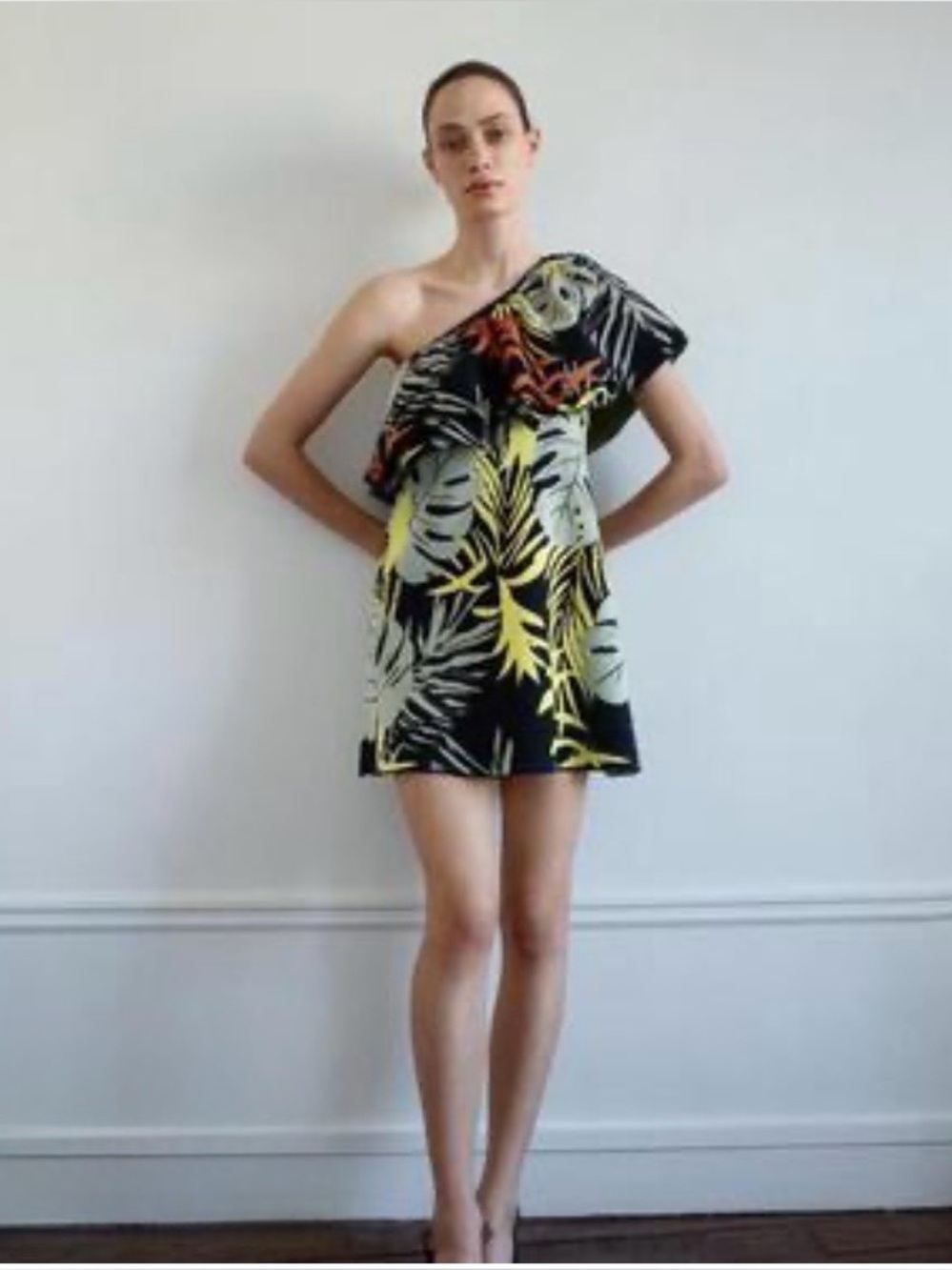 Zara off shoulder ruffle knit floral mini dress size medium